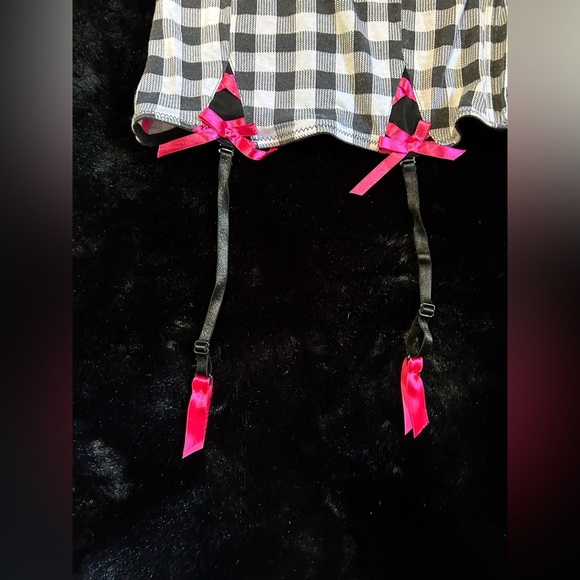 Intimates Black & White Checkered Corset with Pink Ribbon Details - Size 36B - Picture 5 of 9
